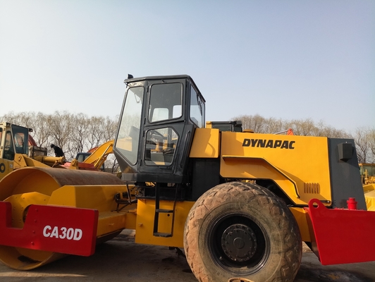 Использованный ролик с одним барабаном CA30D Dynapac с оригинальным шведским дизайном и дизельным двигателем