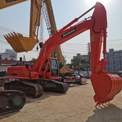 Использованный экскаватор Doosan DX300LC 2020 года и мощностью 178 кВт в хорошем состоянии