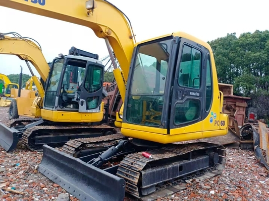 Использованный кавальщик Komatsu PC60 экскаватор Машина в хорошем состоянии Вес 6000 кг