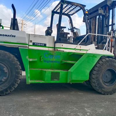 2020 Колесная машина Komatsu FD240 Подержанный вилочный погрузчик из Японии Гидравлическая оригинальная машина