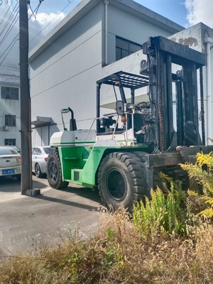 2020 Колесная машина Komatsu FD240 Подержанный вилочный погрузчик из Японии Гидравлическая оригинальная машина