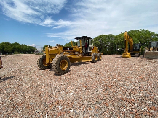 Япония Оригинальный подержанный Caterpillar 14H Motor Grader с дорожной шиной и передним погрузчиком в Японии