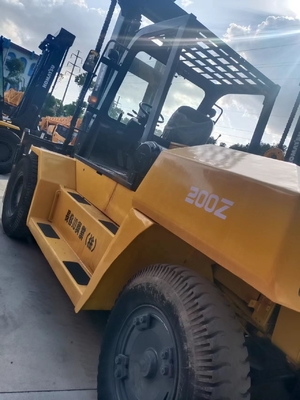 Подержанный грузовик для подъема поддонов Komatsu 200 20000 KG Вес и длина вилки 2000 мм