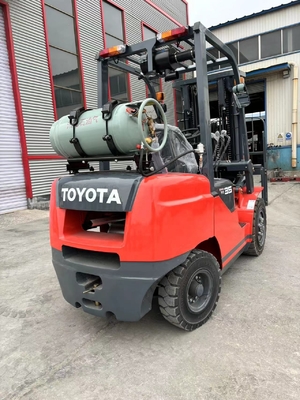 Подержанный 3,5-тонный 3-тонный дизельный вилочный погрузчик TOYOTA 35 30 для подъема контейнеров на складе