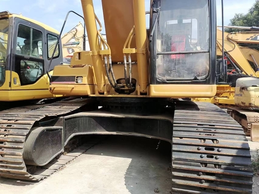 30-тонный эксплуатируемый экскаватор Caterpillar 330BL с емкостью в 0.2 м3 и оригинальной краской