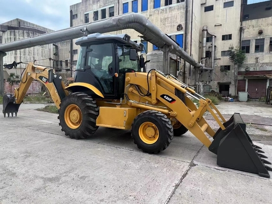 Использованный оригинальный красочный дизельный погрузчик Caterpillar 420F с гидравлическим клапаном Nabtesco 2017 года