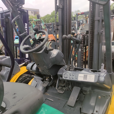 3000 кг. Вес KOMATSU FD30 3 т. Погрузчик для подъема поддонов для складских контейнеров