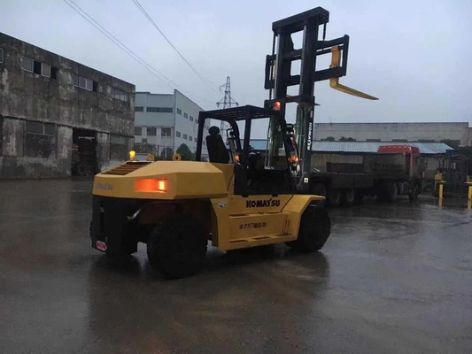 10 тонн низкие часы Komatsu FD100 вилочный погрузчик Тяжелое оборудование с хорошей грузоподъемностью