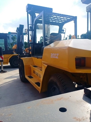 20 тонн дизельного вилочного погрузчика KOMATSU FD200 для обработки контейнеров в магазинах строительных материалов