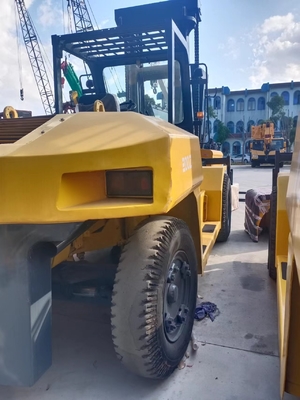 20 тонн дизельного вилочного погрузчика KOMATSU FD200 для обработки контейнеров в магазинах строительных материалов