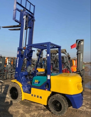 KOMATSU FD30 3-тонный дизельный мини-форкованный грузовик для обработки тяжелых контейнеров