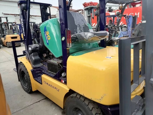 KOMATSU FD30 3-тонный дизельный мини-форкованный грузовик для обработки тяжелых контейнеров