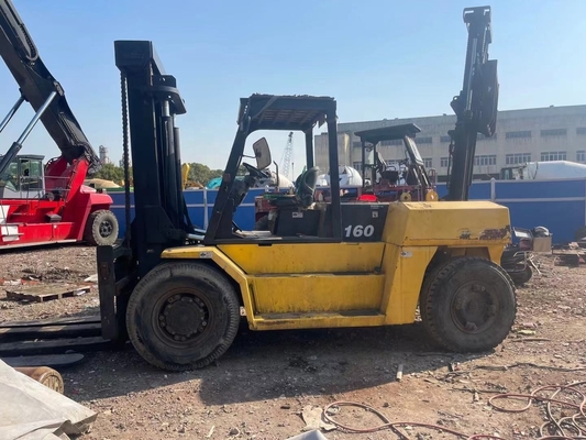 Тяжелое оборудование KOMATSU вилочный погрузчик FD160 мощностью 16 тонн в отличном рабочем состоянии