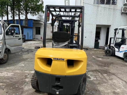 Подержанный грузовик для подъема поддонов KOMATSU FD30 в хорошем состоянии в 2023 году