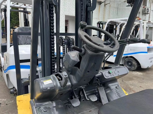 Подержанный грузовик для подъема поддонов KOMATSU FD30 в хорошем состоянии в 2023 году