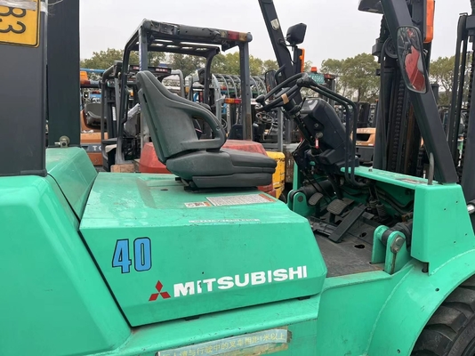 Подержанный дизельный вилочный погрузчик Mitsubishi FD40 с грузоподъемностью 4 тонны в хорошем состоянии