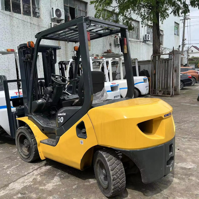 Вилочная погрузка Komatsu 3T 2022 года в отличном состоянии с небольшим количеством рабочих часов
