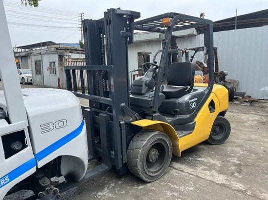 Вилочная погрузка Komatsu 3T 2022 года в отличном состоянии с небольшим количеством рабочих часов