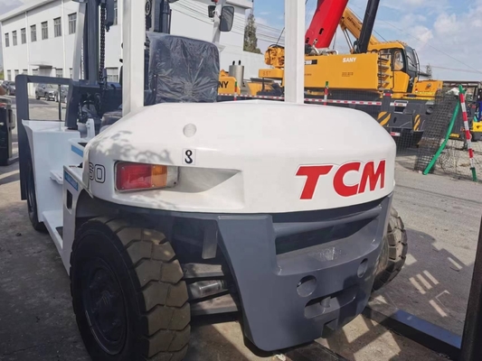 6тонный подержанный вилочный погрузчик TCM с гидравлическим цилиндром Liyuan и хорошим состоянием 2021