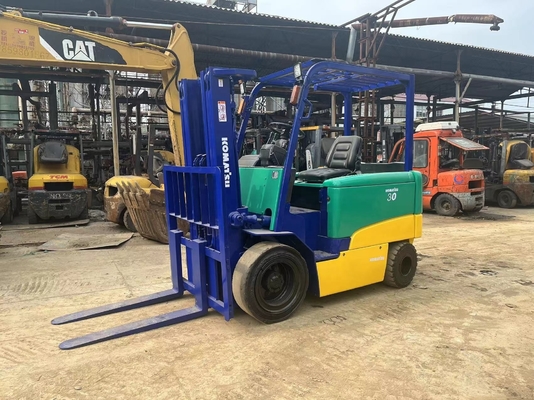 Низкий рабочий день и хорошее состояние Komatsu 3T погрузчик FD30 для строительных работ