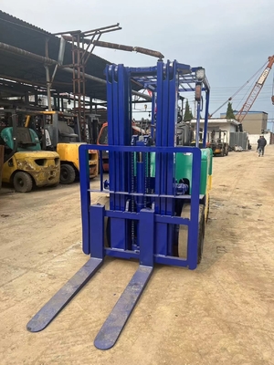 Низкий рабочий день и хорошее состояние Komatsu 3T погрузчик FD30 для строительных работ