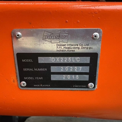 Двигающийся тип ползунок Гидравлический экскаватор Подержанный Doosan DX225LC Корейский эксплуатируемый экскаватор