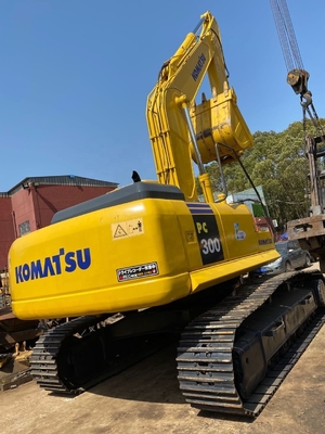 Подержанный экскаватор Komatsu PC300-7 30 тонн с низким рабочим временем по доступной цене