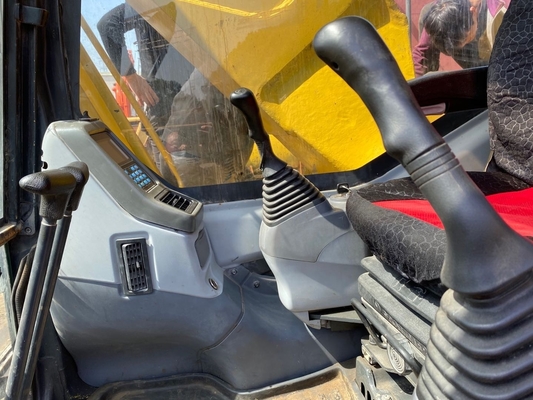 Подержанный экскаватор Komatsu PC300-7 30 тонн с низким рабочим временем по доступной цене
