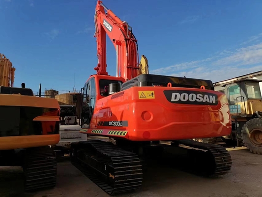 DOOSAN DX300LC Гидравлический экскаватор Лучший низкопроизводительный DOOSAN Используемый Хорошая производительность