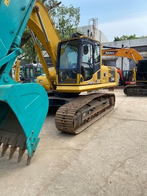 Хорошо обслуживаемый экскаватор KOMATSU PC240 с коротким рабочим днем и мощностью 135 кВт