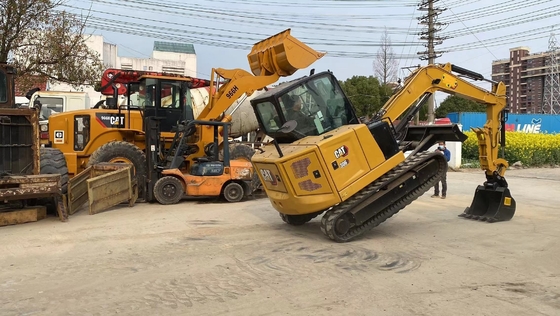 В Японии используется мини-экскаватор CAT306 с 6-тонным двигателем EPA в отличном состоянии