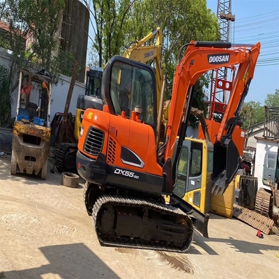 Доступный экскаватор Doosan DX55 с оригинальной краской и рабочей массой 5,5 тонны