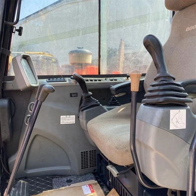Доступный экскаватор Doosan DX55 с оригинальной краской и рабочей массой 5,5 тонны