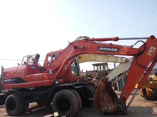 Использованный экскаватор на колесах DOOSAN 150W-7 15 тонн с емкостью в 0.7 м3