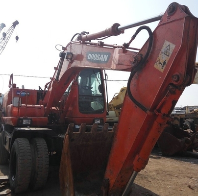 Использованный экскаватор на колесах DOOSAN 150W-7 15 тонн с емкостью в 0.7 м3