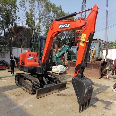 Доступный Употребленный экскаватор Doosan Dx60 6 тонн в Шанхае Отличное состояние