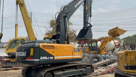 Купить подержанный экскаватор Hyundai 220LC-9S Оригинальная краска 90кВ мощность гидравлический клапан Liyuan