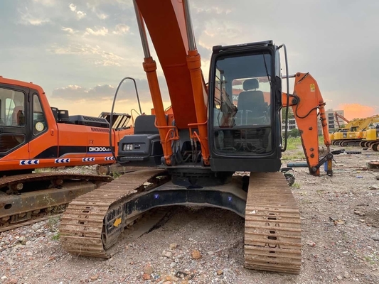 HITACHI ZX210 экскаватор с отличными условиями работы и гидравлический клапан HITACHI