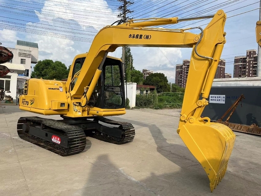 Рыбак использовал экскаватор Komatsu PC70 7TON с оригинальной краской и другим гидравлическим клапаном