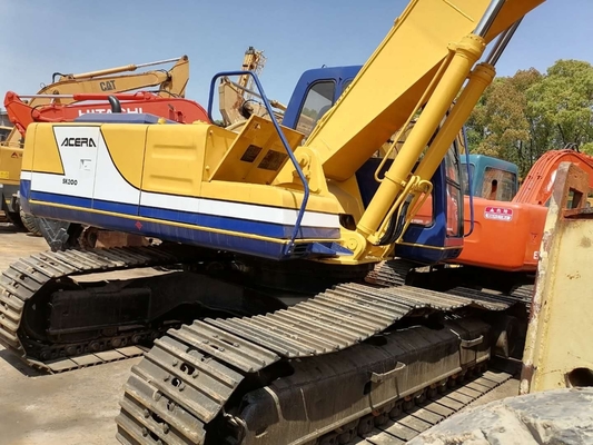 В хорошем состоянии Kobelco SK200 подержанный экскаватор с емкостью 1,2 м3