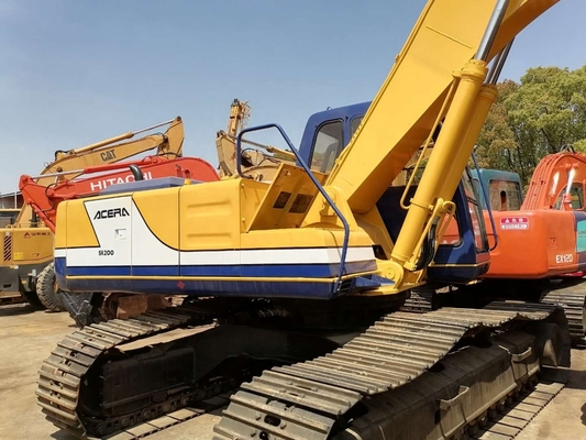 В хорошем состоянии Kobelco SK200 подержанный экскаватор с емкостью 1,2 м3