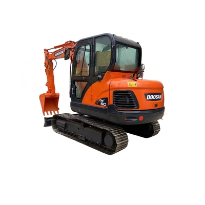Тяжелое строительное оборудование Doosan DX60 Использованный экскаватор с гидравлическим цилиндром