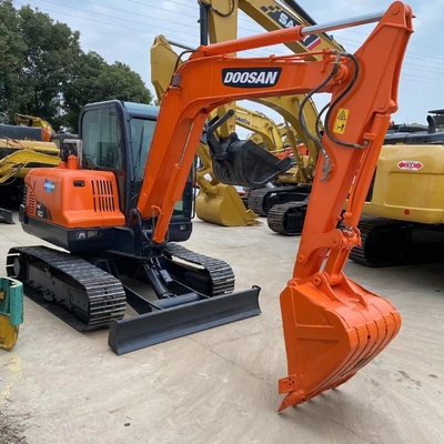 Тяжелое строительное оборудование Doosan DX60 Использованный экскаватор с гидравлическим цилиндром