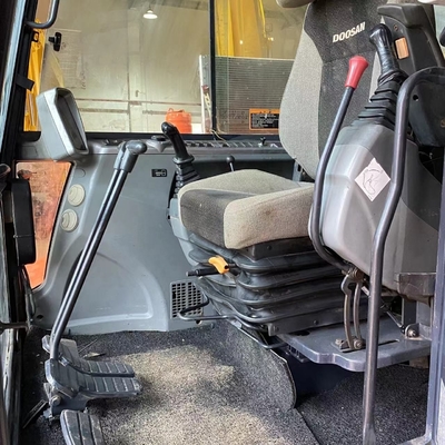 Тяжелое строительное оборудование Doosan DX60 Использованный экскаватор с гидравлическим цилиндром