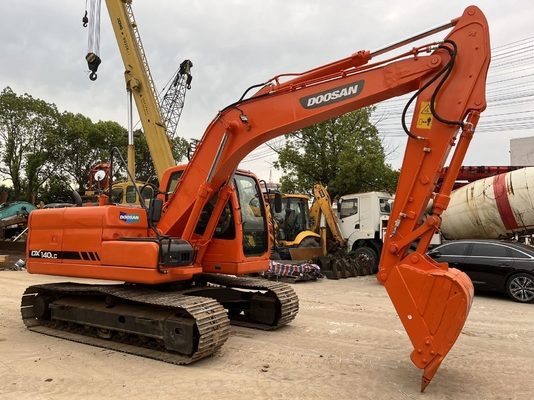 Подержанный экскаватор Doosan 140LC с коротким рабочим временем в идеальном состоянии