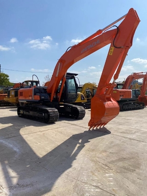 Использованный японский экскаватор Hitachi ZX200 Crawler с емкостью ведра 3M3 на продвижении
