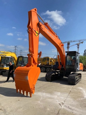 Использованный японский экскаватор Hitachi ZX200 Crawler с емкостью ведра 3M3 на продвижении
