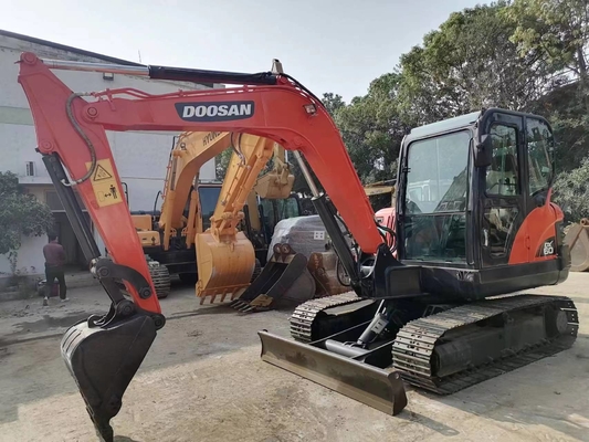 Преимущества Использованный экскаватор DX60-9C в хорошем состоянии в Шанхае