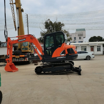 Doosan DX60 Использованный экскаватор Япония Оригинальный красочный экскаватор с емкостью 0.1 м3