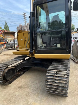 В хорошем состоянии использованная колесная экскаваторная машина CAT 307E2 масса 20000 кг